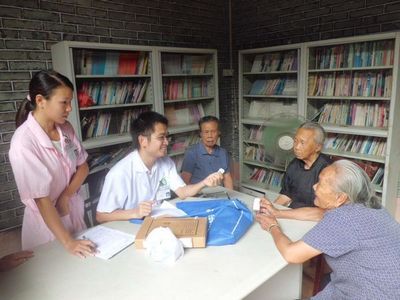 中堂斗朗社區長者義診活動紀實 天氣轉涼，健康先行
