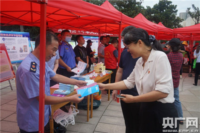 管城回族區 “陽光政務、民心所望”基層政務公開標準化規范化工作進社區